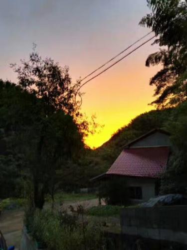 夕陽(yáng)西下