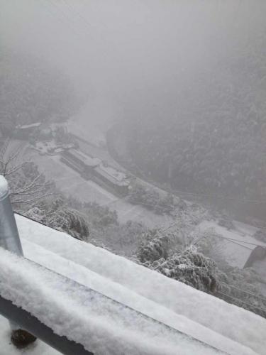 高處遠(yuǎn)看雪景