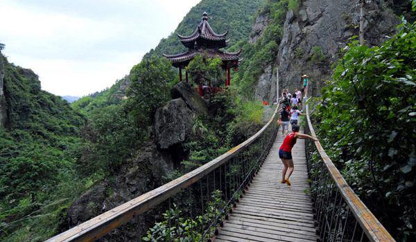走吊橋