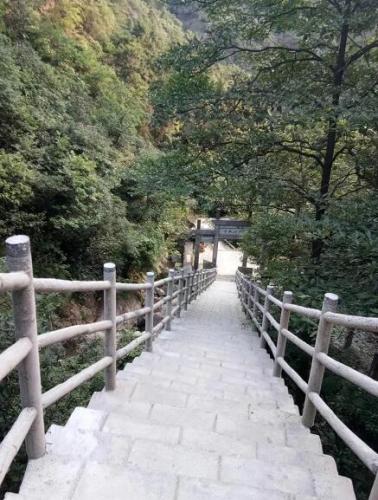 山間小道