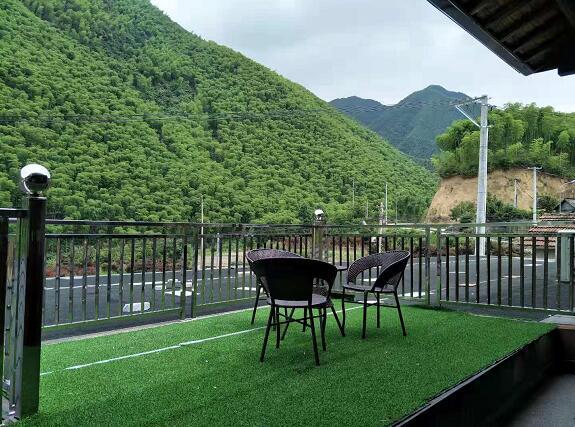 民宿門口的風景